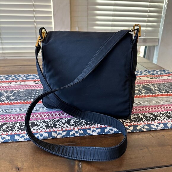 Bally Black Padded Nylon Crossbody Bag, Vintage - Picture 5 of 11